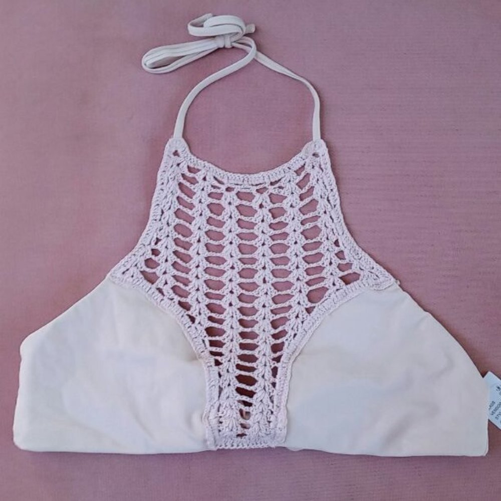 Nwt LA Hearts macramé crochet high neck bikini top